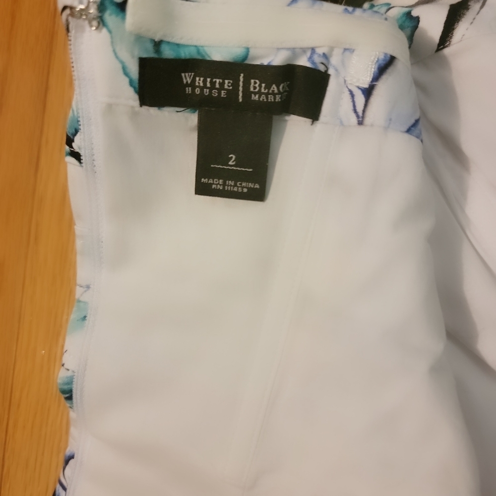 White and Black , Corset Top, Size 2 - Picture 3 of 4